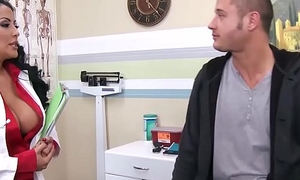 Big tit patient (Kiara Mia) loves Getting A Hot Doc Off - BRAZZERS